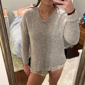 Grey sweater hoodie 🧦🩶